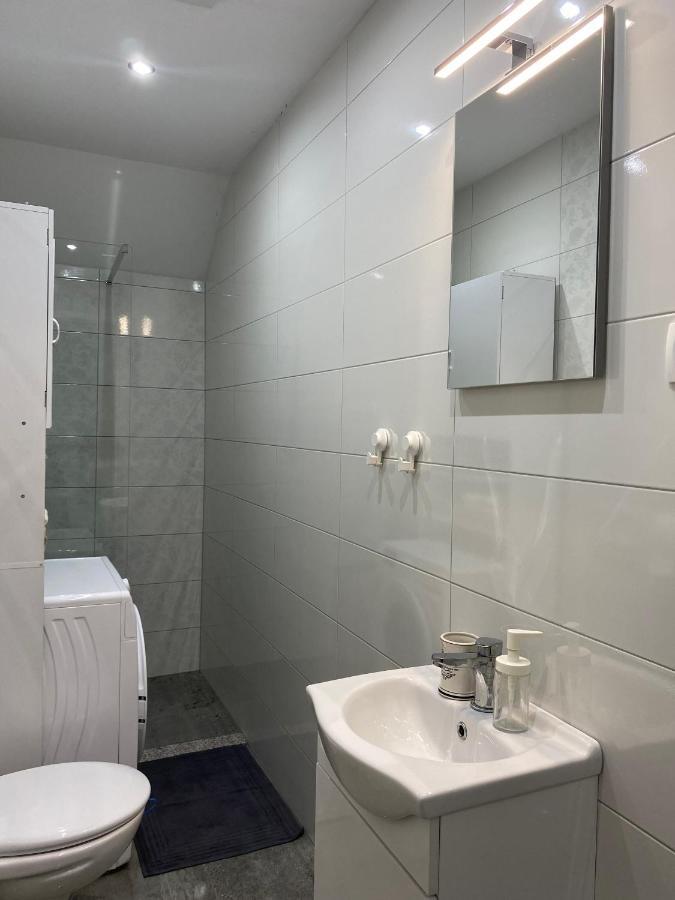 Apartma Azurre 波斯托伊纳 外观 照片