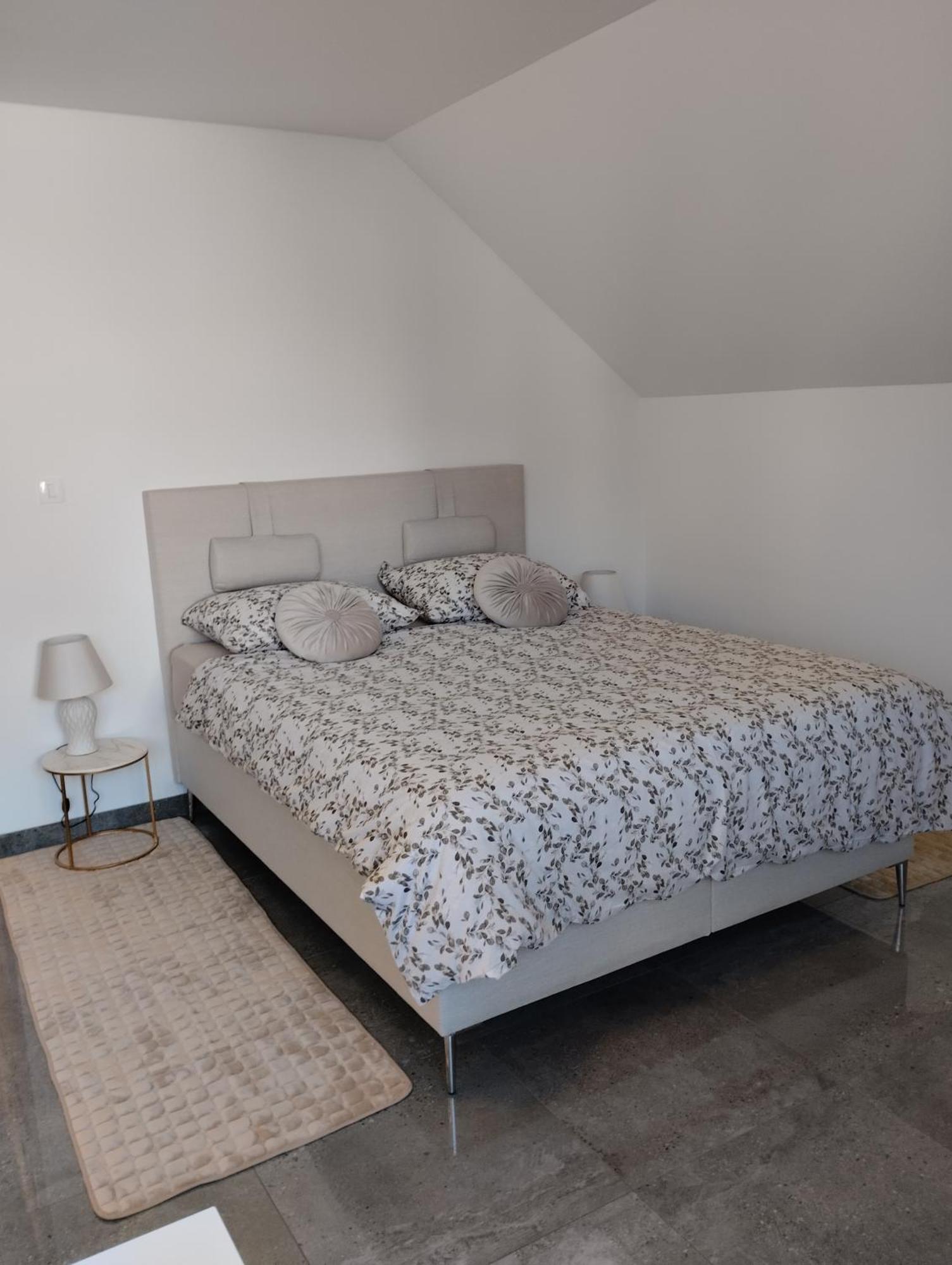 Apartma Azurre 波斯托伊纳 外观 照片